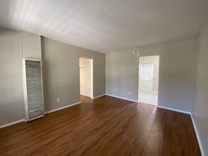 DL Monroe in San Diego, CA - Building Photo - Interior Photo