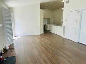 2034 Riverbirch Dr in Simi Valley, CA - Building Photo - Building Photo