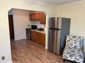 1678 Fort St in Lincoln Park, MI - Building Photo