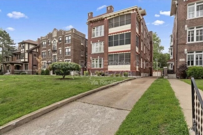 property at 5138 Waterman Blvd