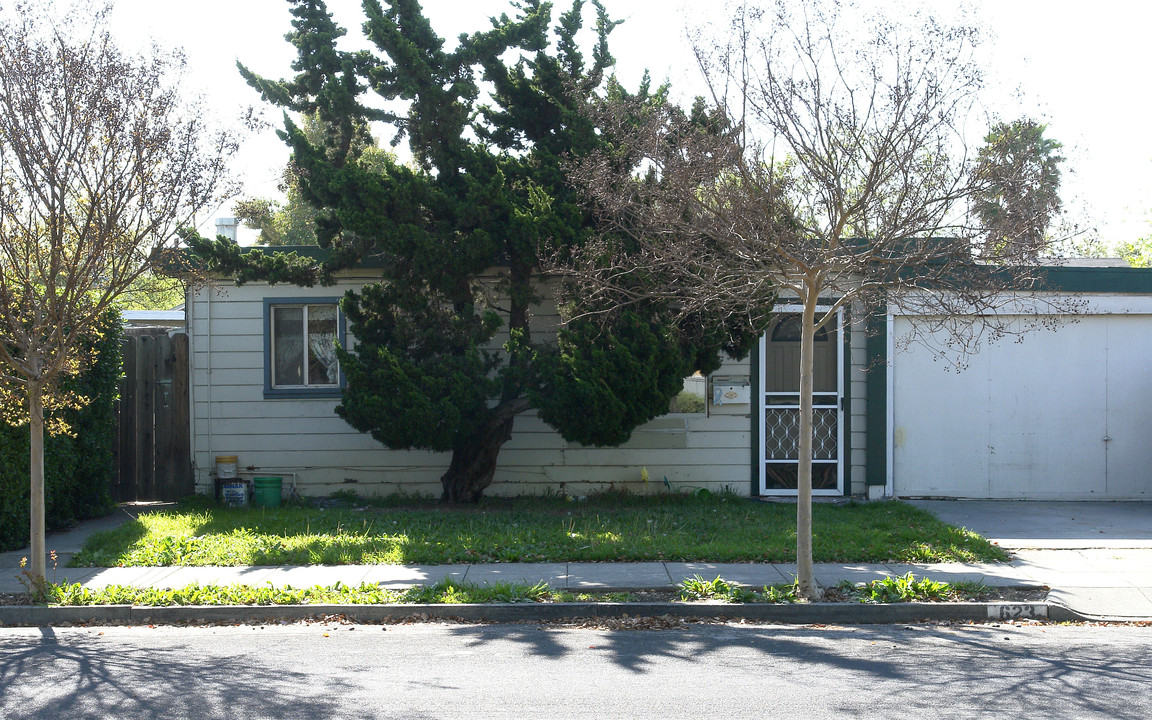 623 Oak Ave in Redwood City, CA - Foto de edificio