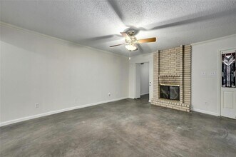 8400 Jamestown Dr in Austin, TX - Building Photo - Building Photo