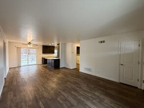 438 Cory Ct in Santa Maria, CA - Building Photo - Building Photo