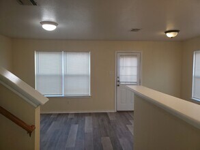 1020 Christopher Ave in Round Rock, TX - Foto de edificio - Building Photo