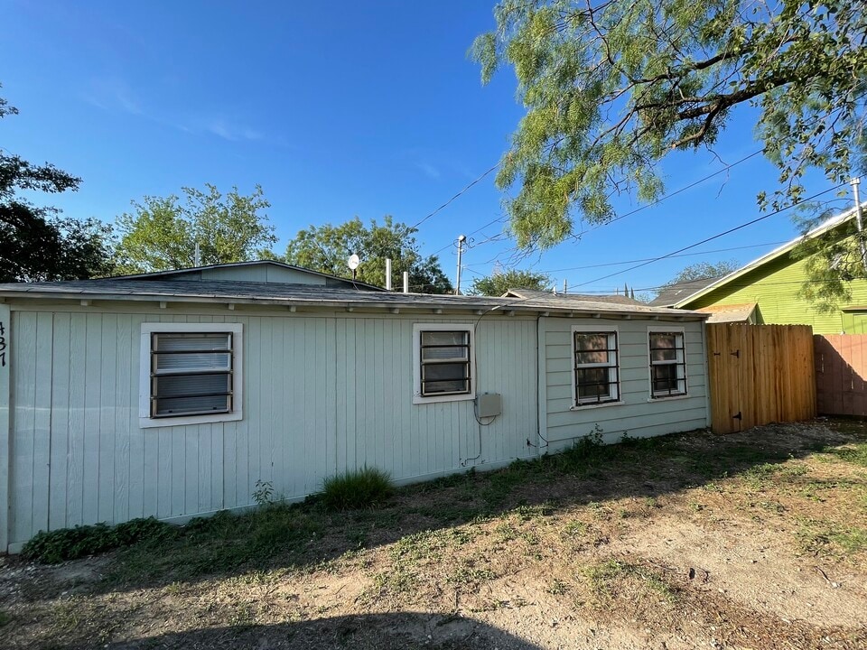437 Preusser St in San Angelo, TX - Building Photo