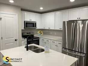 2630 Kohn Rd in Jacksonville, FL - Foto de edificio - Building Photo