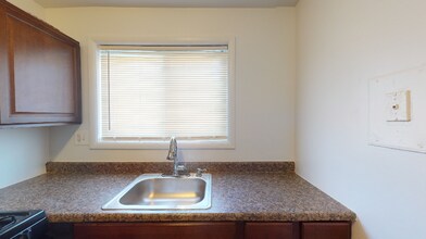4951 G St SE in Washington, DC - Building Photo - Building Photo