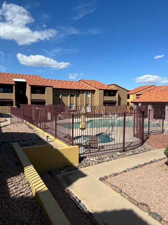2194 N Pantano Rd in Tucson, AZ - Building Photo