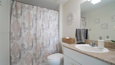 117 NW 42nd Ave in Miami, FL - Building Photo - Building Photo