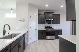 775 Rio Vis Lp in Richland, WA - Building Photo - Building Photo