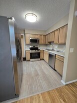 2125 Hollywood Blvd in Iowa City, IA - Building Photo