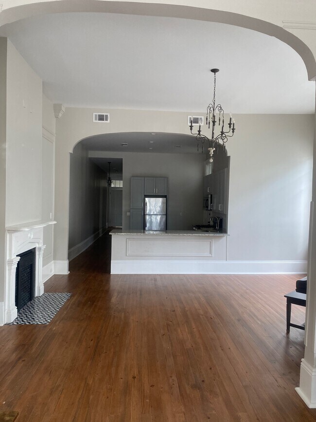 1512 Calhoun St, Unit 1512 Calhoun St