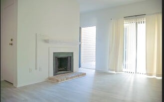 7031 N Holiday Dr in Galveston, TX - Building Photo