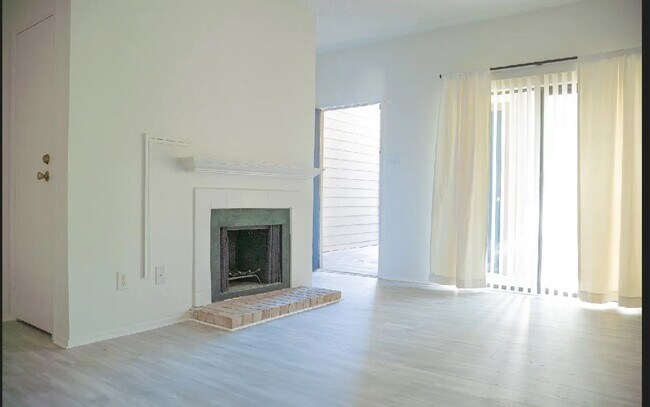 property at 7031 N Holiday Dr