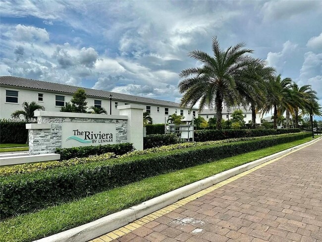 property at 2661 SE 10th St