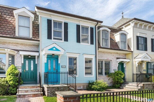 17 Dolsen Pl in Stamford, CT - Building Photo - Building Photo