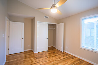 Park Lane Apartments in Charlottesville, VA - Building Photo - Interior Photo