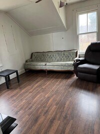 145 N Main St, Unit #2 Upper photo'