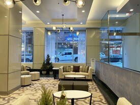 1 Charles St S in Boston, MA - Building Photo