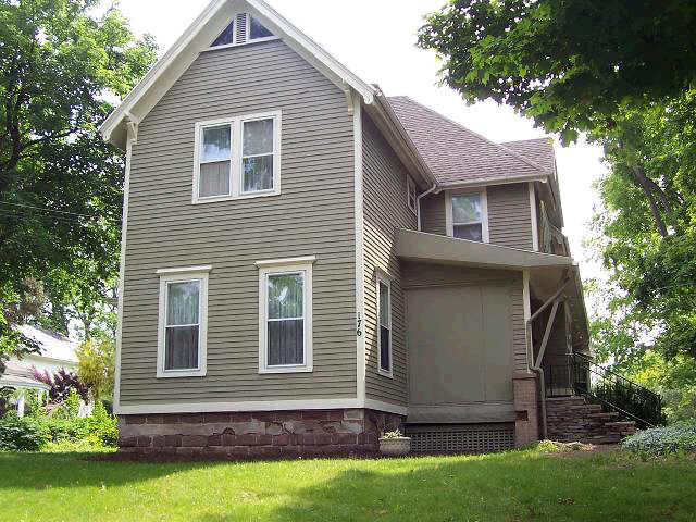 176 N Main in Fairport, NY - Building Photo