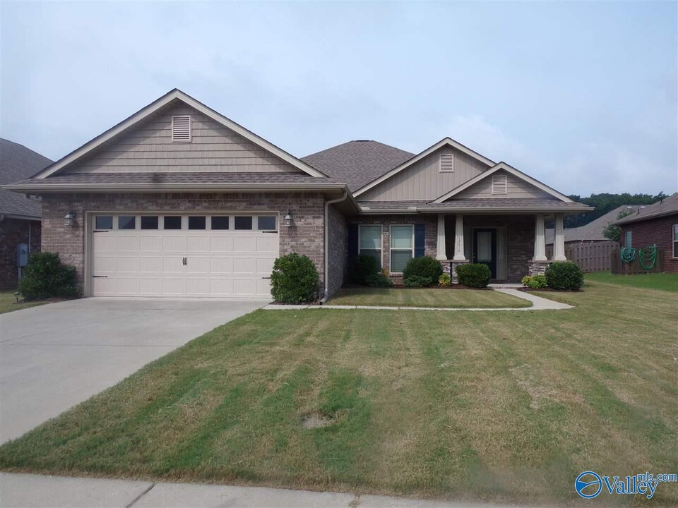 12616 Holstein Ln in Huntsville, AL - Foto de edificio