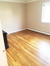 1225 Island Dr, Unit 104 in Ann Arbor, MI - Foto de edificio - Building Photo