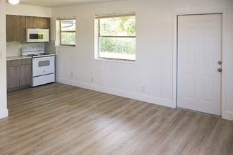 1548 NW 52nd Ave in Lauderhill, FL - Building Photo - Building Photo