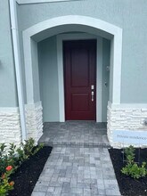 4393 Hammock Grove Dr in Lake Worth, FL - Building Photo - Building Photo