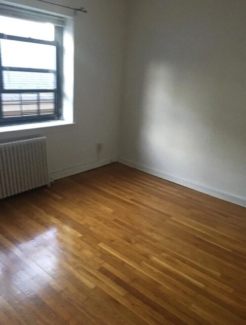 227 Prospect Ave, Unit F in Hackensack, NJ - Foto de edificio - Building Photo