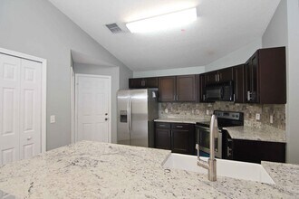 2114 Ruche Ct in Orlando, FL - Foto de edificio - Building Photo