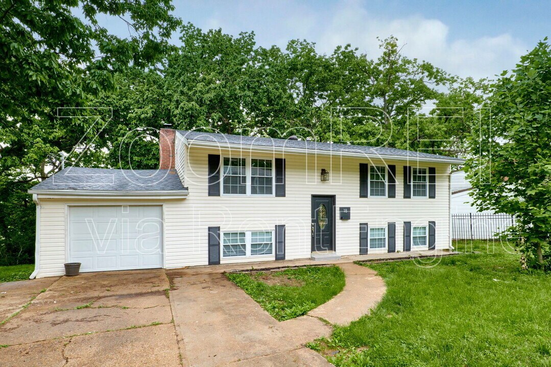 18 Apache Trail in Fenton, MO - Building Photo