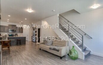 2238 N 500 W in Layton, UT - Foto de edificio - Building Photo