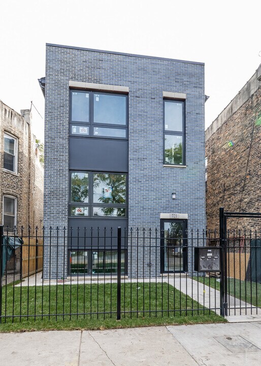 721 N Hamlin Ave in Chicago, IL - Building Photo