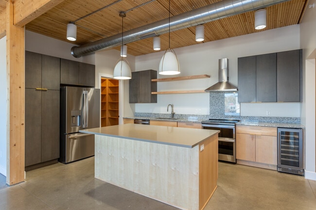 Railyard Flats in Sioux Falls, SD - Building Photo - Interior Photo