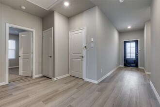 5209 Meditation Dr in McKinney, TX - Foto de edificio - Building Photo