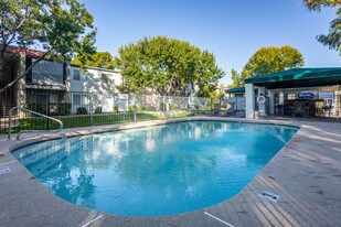 North Country Club Apartments