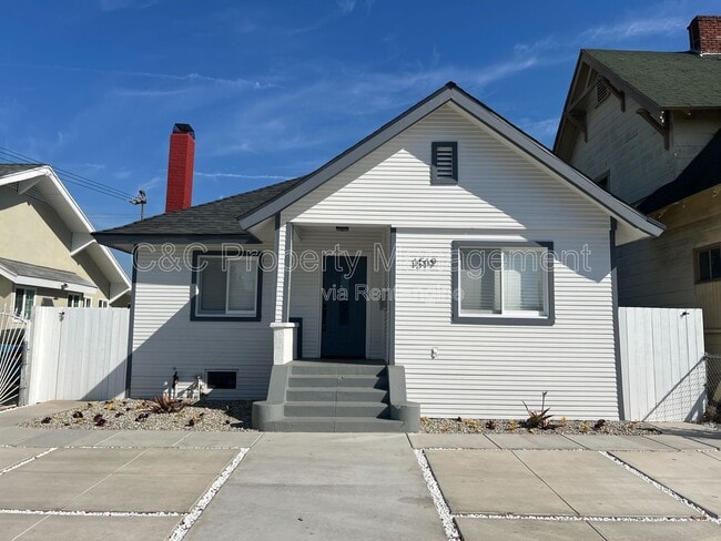 property at 1519 W 22nd Pl