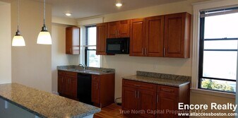 375 Broadway, Unit 11 in Cambridge, MA - Building Photo