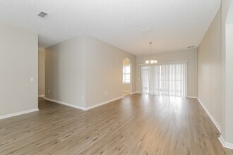 243 Anson Dr in Kissimmee, FL - Foto de edificio - Building Photo