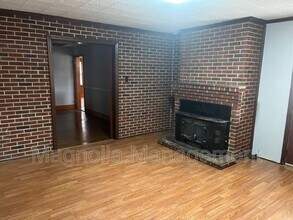 866 Dabney Dr in Henderson, NC - Building Photo - Building Photo