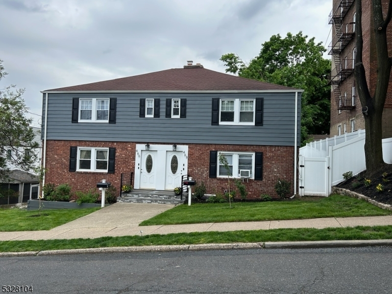 468 Alma Terrace in Teaneck, NJ - Building Photo