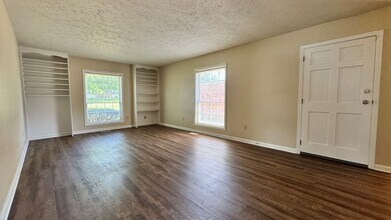1123 E Buckingham E St in Bloomington, IN - Foto de edificio - Building Photo
