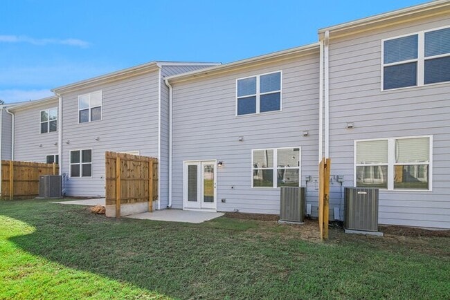 418 Chaleur Wy in Locust Grove, GA - Building Photo - Building Photo