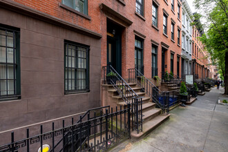 244 W 12th St in New York, NY - Building Photo - Building Photo