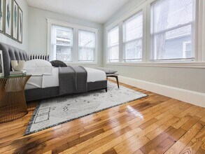 34 Juniper St, Unit 1 in Boston, MA - Building Photo - Building Photo
