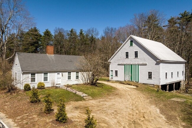 property at 5 McDaniel Rd