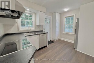 165 Oxford St W in London, ON - Building Photo