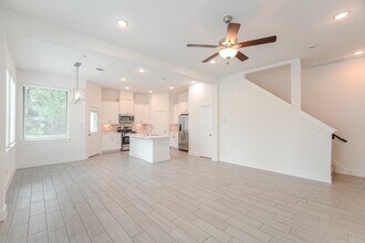 112 Red Cascade Trl in Willis, TX - Building Photo - Building Photo