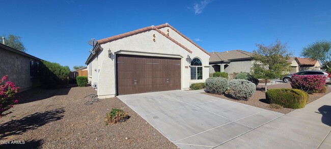 26086 W Sequoia Dr in Buckeye, AZ - Foto de edificio - Building Photo