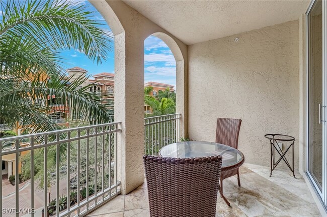property at 401 Bayfront Pl